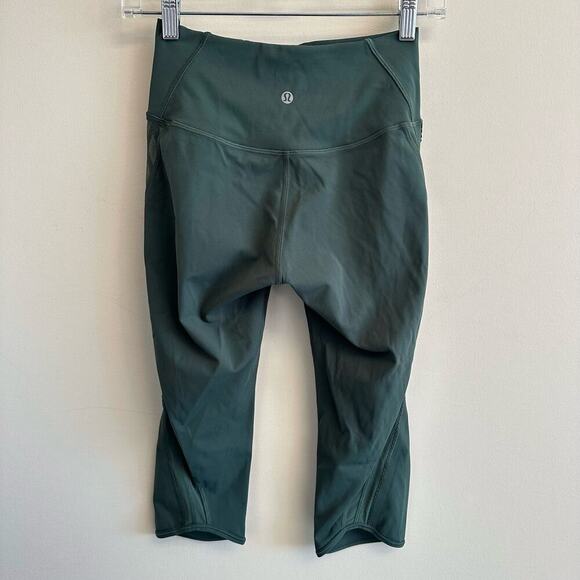 Lululemon Sun Setter Crop Leggings 17" Mesh Scalloped Trim Size 4 Dark Forest - Picture 9 of 10